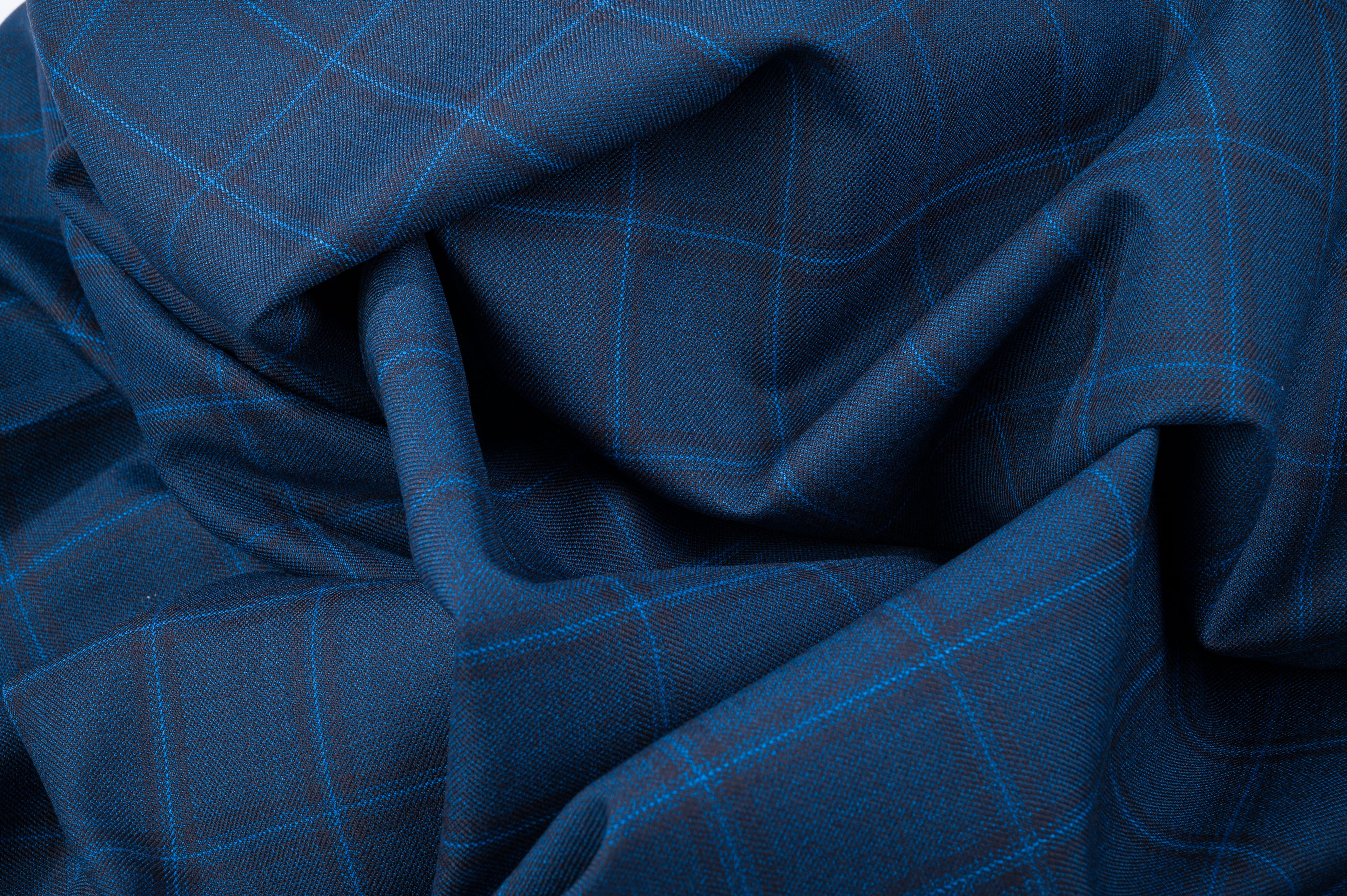 Exclusive Drapers 3 Dimensional Cloth