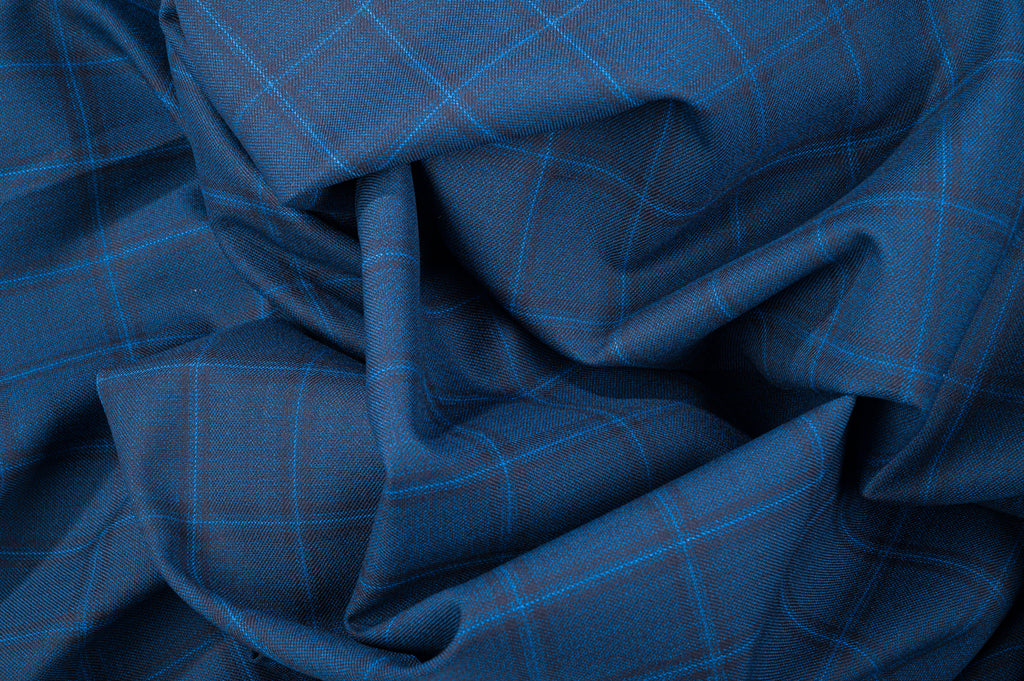Exclusive Drapers 3 Dimensional Cloth
