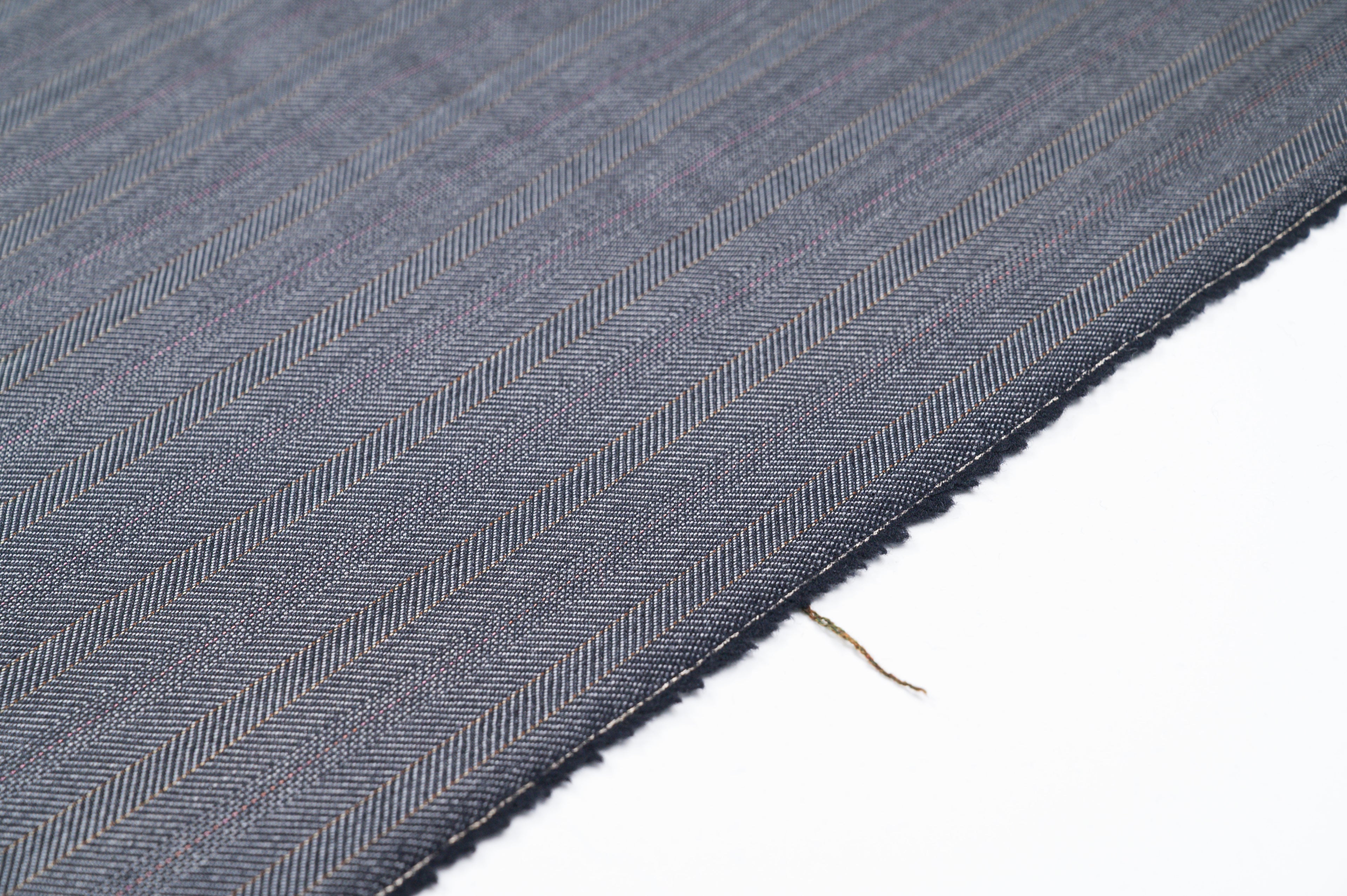 Vintage Wool Suiting - 3m - 100% Virgin Wool - 250g - Herringbone w/ Red Stripe