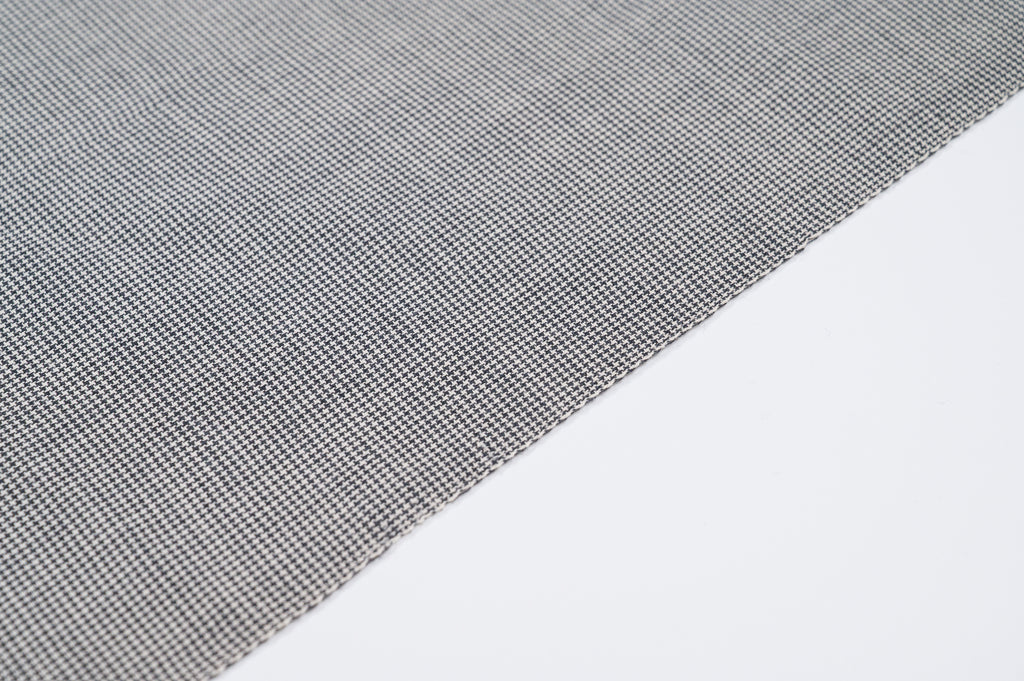 Vintage 100% Wool Jacketing - 2.8m - 230g - Micro Houndstooth
