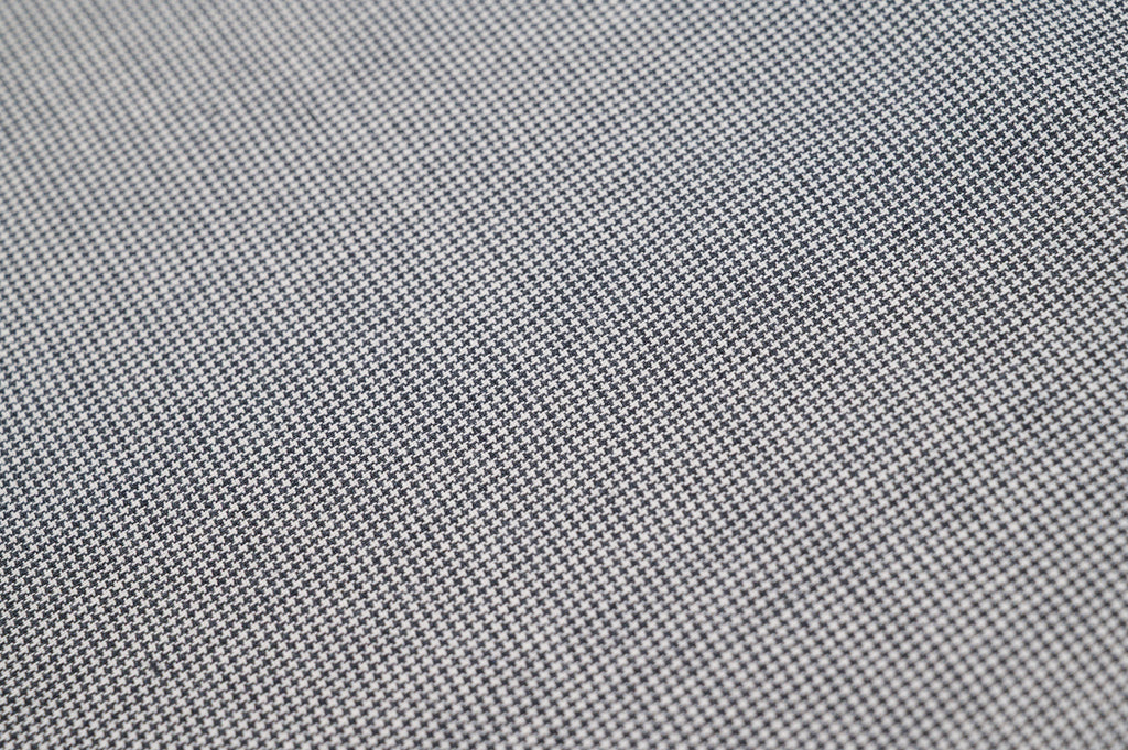 Vintage 100% Wool Jacketing - 2.8m - 230g - Micro Houndstooth