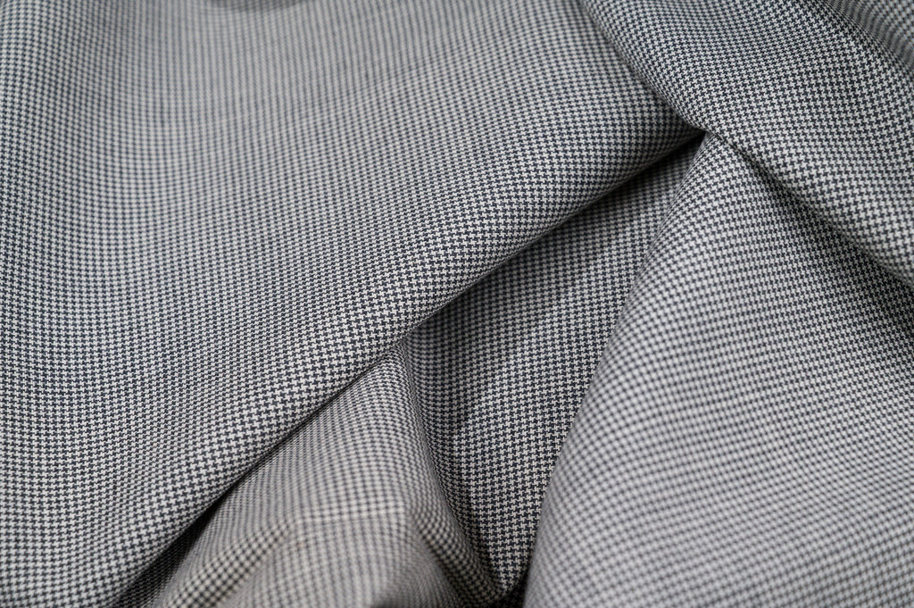 Vintage 100% Wool Jacketing - 2.8m - 230g - Micro Houndstooth