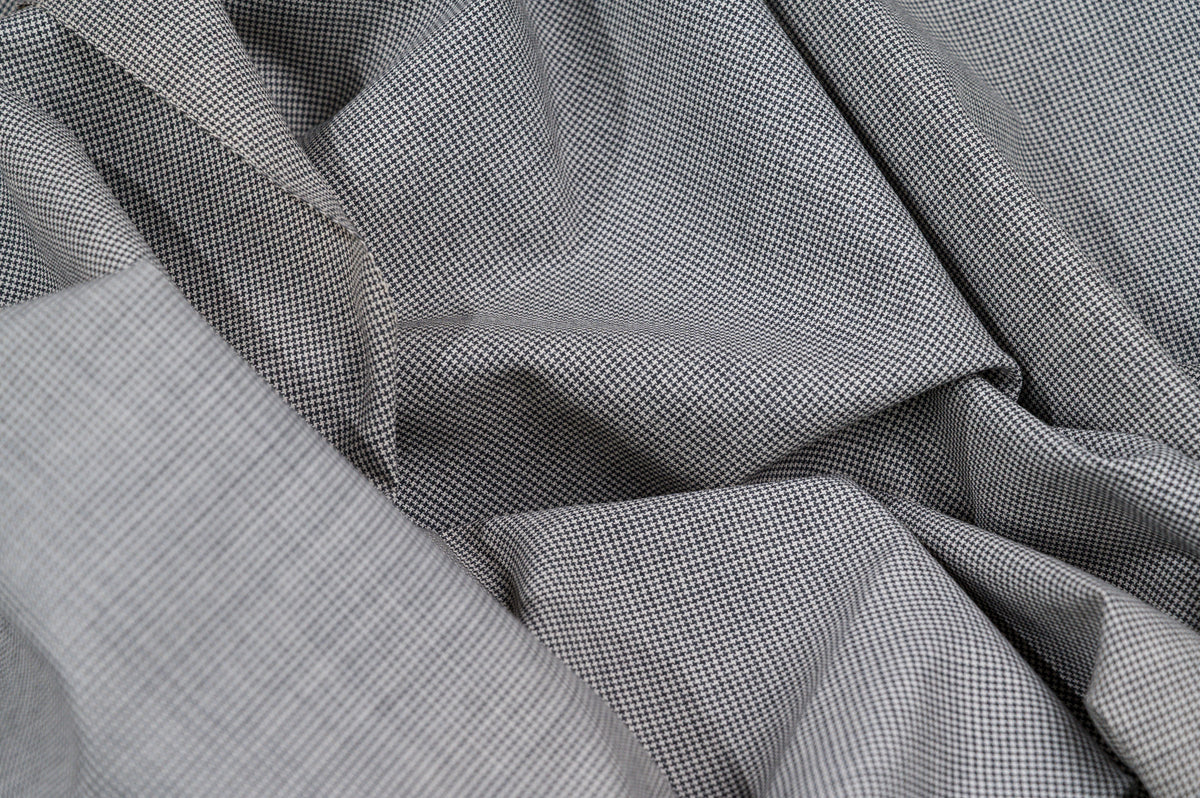 Vintage 100% Wool Jacketing - 2.8m - 230g - Micro Houndstooth
