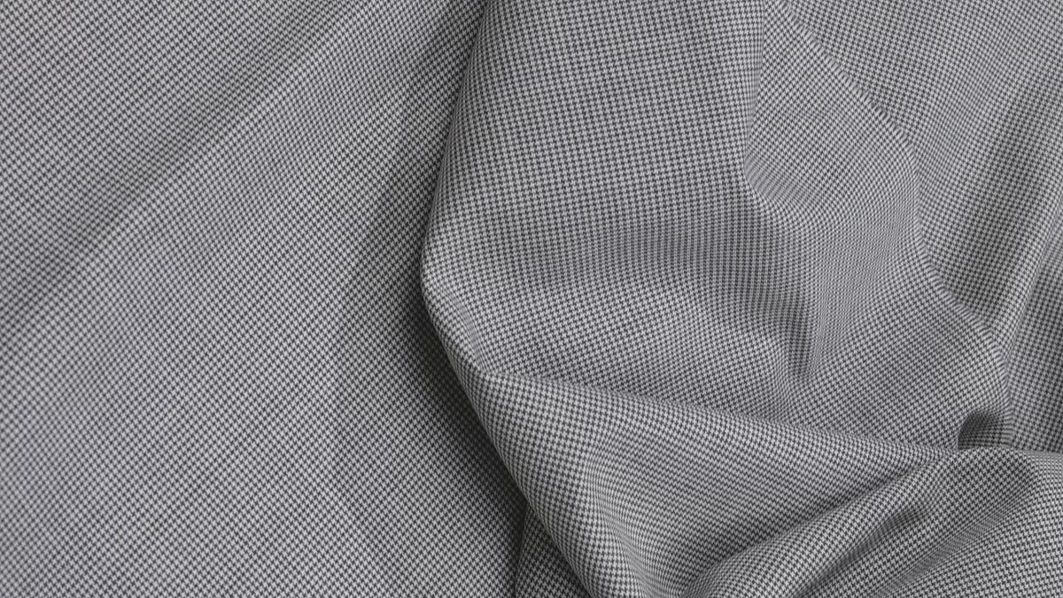Vintage 100% Wool Jacketing - 2.8m - 230g - Micro Houndstooth